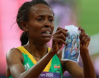 Meseret_Defar_of_Ethiopia_wins_gold_in_the_Womens_5000m_Final_Credit_Alexander_Hassenstein_Getty_Images_Sport_Getty_Images_CNA_US_Catholic_News_8_10_12.jpg
